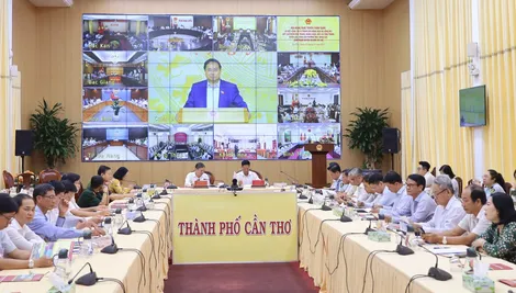 Chống buôn lậu, gian lận thương mại, hàng giả là nhiệm vụ 
lâu dài, trọng tâm, không có vùng cấm, không khoan nhượng