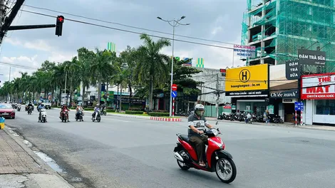 Cần xử phạt nghiêm hành vi vượt đèn đỏ