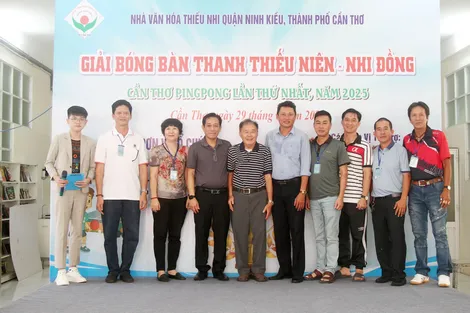 Đam mê bóng bàn giúp khôi phục sức khỏe ở tuổi 80