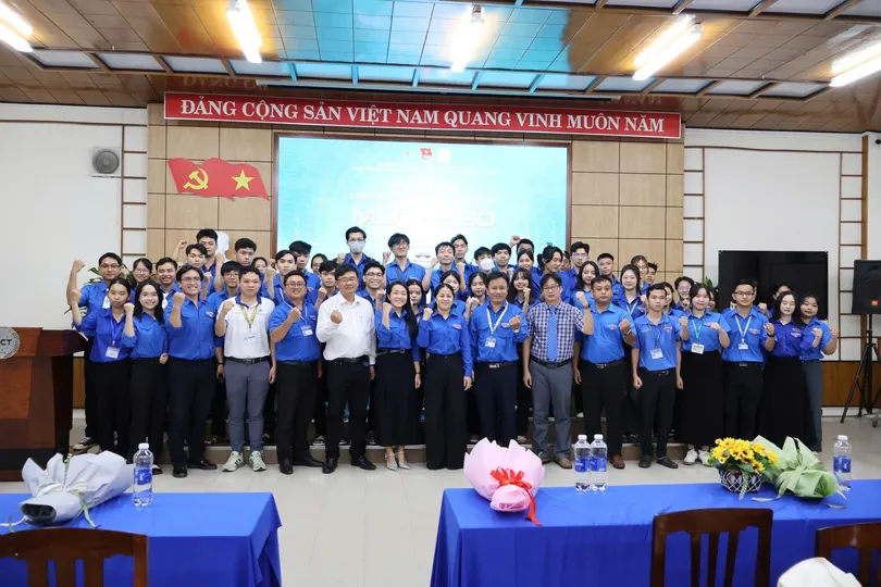 "Áo xanh" xung kích hỗ trợ vận hành chính quyền địa phương 2 cấp
