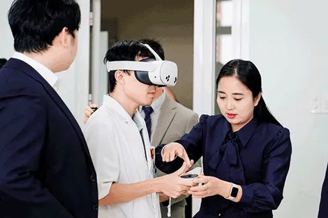 Cơ hội hợp tác quốc tế về giáo dục, chuyển đổi số y tế