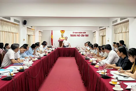 Lãnh đạo thành phố làm việc với các Ban quản lý dự án,
Sở Giáo dục và Đào tạo, Sở Nông nghiệp và Môi trường,
Sở Khoa học và Công nghệ, Sở Y tế
