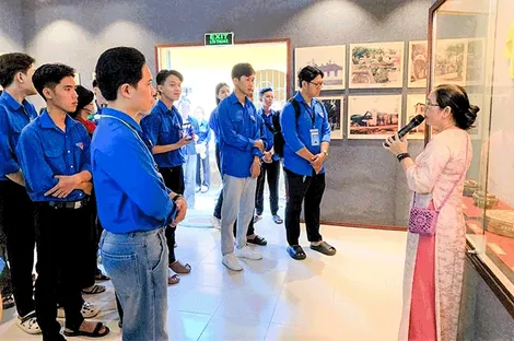 Nâng cao chất lượng công tác chính trị, tư tưởng cho đảng viên và sinh viên