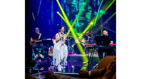 Hồng Nhung và “Tự hỏi”