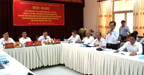 Đóng góp nhiều ý kiến cụ thể vào dự thảo Văn kiện Đại hội Đảng