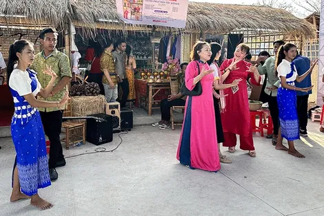 Khai thác bản sắc văn hóa thu hút khách du lịch