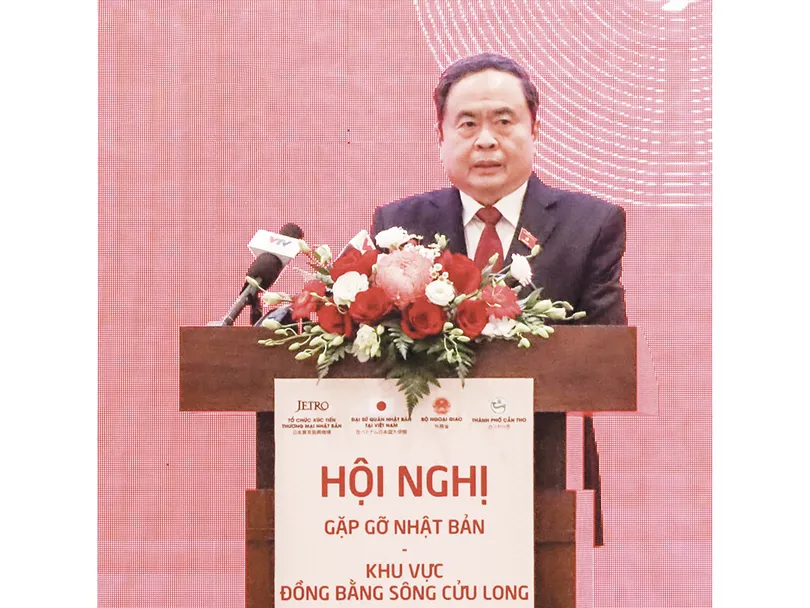 Cam kết tiếp tục cải thiện môi trường đầu tư, minh bạch hóa thể chế, đơn giản hóa thủ tục hành chính và hỗ trợ tối đa các doanh nghiệp