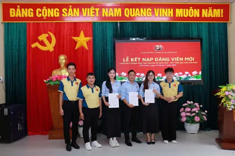 Chăm bồi lý tưởng cách mạng cho thế hệ trẻ
