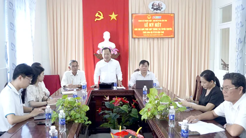 Báo và Phát thanh, Truyền hình Cần Thơ ký kết bản ghi nhớ phối hợp tuyên truyền với xã Đông Phước và Phụng Hiệp