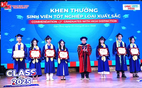 Trường Đại học Nam Cần Thơ trao bằng tốt nghiệp cho hơn 2.500 tân khoa