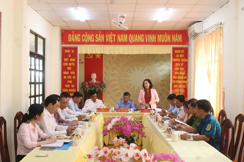 Phó Bí thư Thường trực Thành ủy làm việc với Ban Thường vụ Đảng ủy xã Lịch Hội Thượng