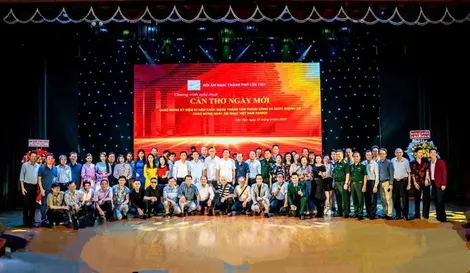 Họp mặt, biểu diễn chào mừng Quốc khánh, kỷ niệm Ngày Âm nhạc Việt Nam