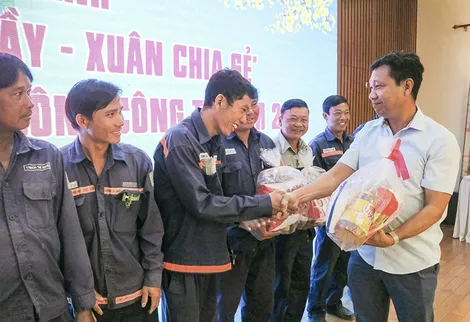 Dưới cờ Đảng vẻ vang, giai cấp công nhân viết tiếp trang sử vàng, vững tin bước vào kỷ nguyên mới