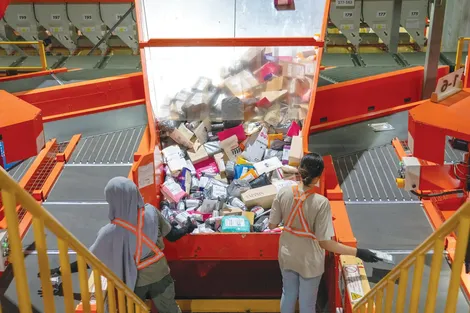Mỹ chấm dứt vĩnh viễn kỷ nguyên miễn thuế hàng giá trị thấp