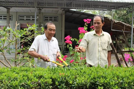Nỗ lực làm tốt cả “2 vai”