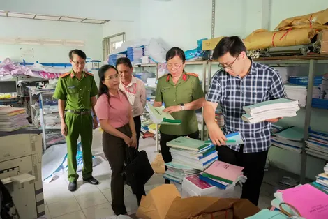 Phát hiện cơ sở photocopy trái phép giáo trình của Nhà xuất bản Chính trị quốc gia Sự thật