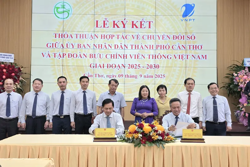 Ký kết Thỏa thuận hợp tác chuyển đổi số giữa UBND TP Cần Thơ và Tập đoàn VNPT