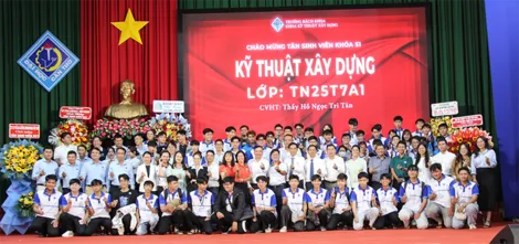 Chào đón tân sinh viên kết hợp giao lưu, kết nối doanh nghiệp - trường đại học