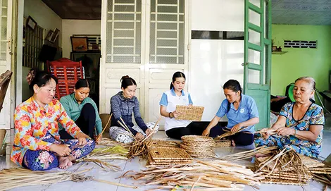 Giúp nhau ổn định cuộc sống