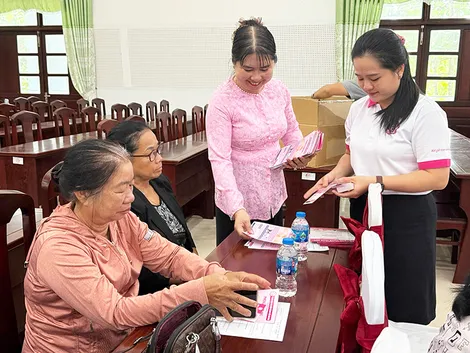 Hơn 300 hội viên, phụ nữ được tư vấn sức khỏe sinh sản