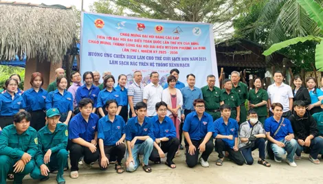 Phường An Bình phát động phong trào làm sạch rác trên hệ thống kênh rạch
