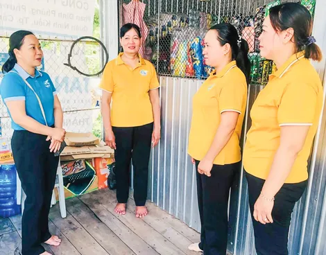 Chăm lo, hỗ trợ phụ nữ thoát nghèo