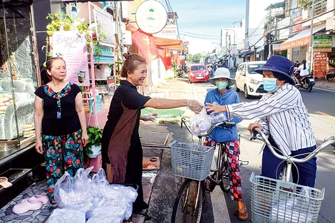 Những suất ăn nghĩa tình
