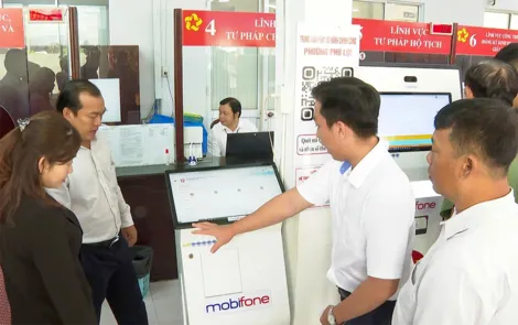 Phường Phú Lợi tổ chức trải nghiệm dịch vụ công trực tuyến tại Ki-ốt thông minh