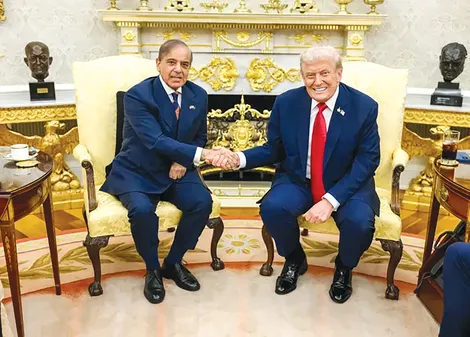 Pakistan “xoay trục” sang Mỹ?