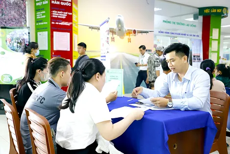 Đẩy mạnh hợp tác 3 bên: nhà trường - trung tâm - doanh nghiệp