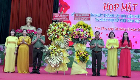 Công an TP Cần Thơ họp mặt kỷ niệm Ngày thành lập Hội LHPN Việt Nam