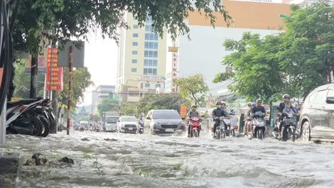 Triều cường sẽ đạt đỉnh 2,21m vào sáng 22-10