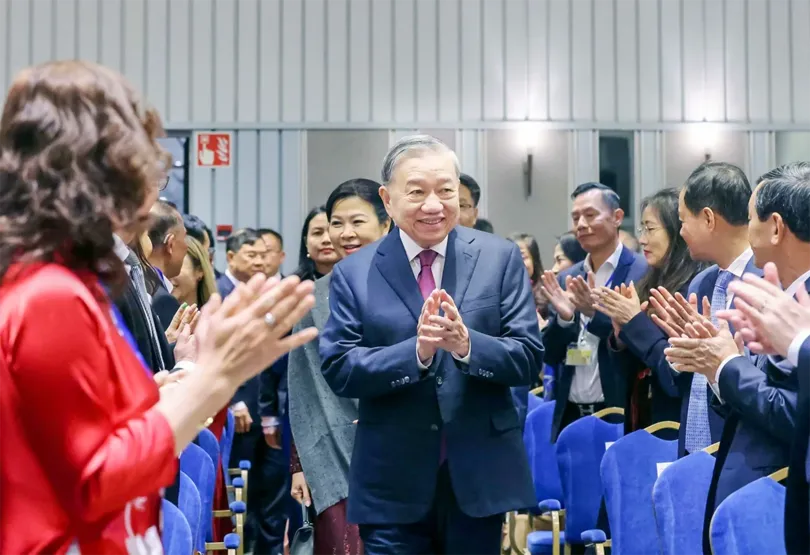 Tổng Bí thư Tô Lâm gặp gỡ cán bộ Đại sứ quán Việt Nam và cộng đồng người Việt tại các nước Bắc Âu