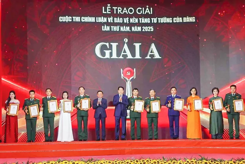Chủ tịch nước Lương Cường dự Lễ trao giải Cuộc thi Chính luận về Bảo vệ nền tảng tư tưởng của Đảng lần thứ Năm