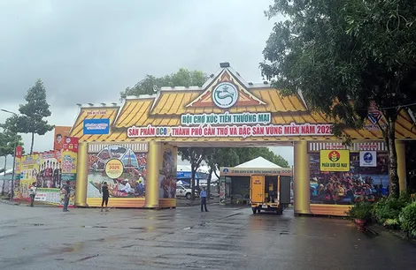 Lễ hội Oóc - Om - Bóc - đua ghe Ngo TP Cần Thơ năm 2025: Đa dạng sản phẩm OCOP trưng bày tại Hội chợ Xúc tiến thương mại