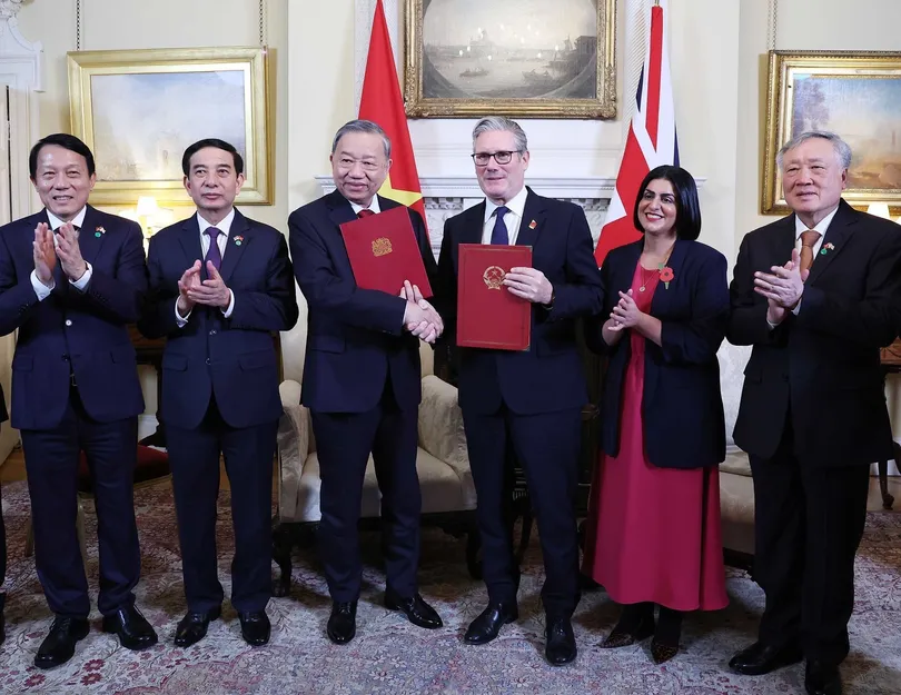 Thủ tướng Liên hiệp Vương quốc Anh và Bắc Ireland chủ trì Lễ đón chính thức và hội đàm với Tổng Bí thư Tô Lâm