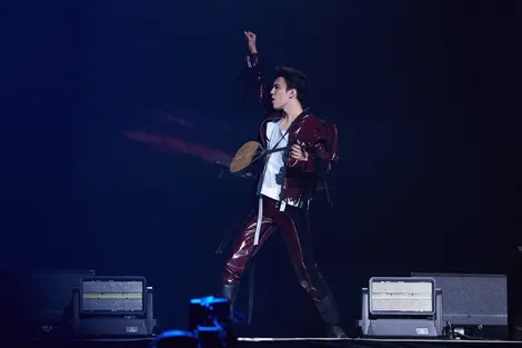 Dimash Kudaibergen: Tại sao cả thế giới “phát cuồng” trước một giọng hát?