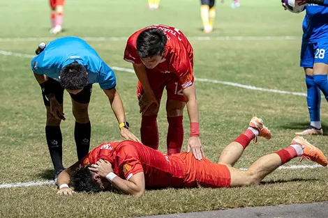 Hạ Đông Á Thanh Hóa, Thể Công Viettel bám đuổi tốp đầu