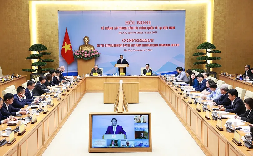 Thủ tướng Phạm Minh Chính chủ trì Hội nghị về thành lập Trung tâm tài chính quốc tế tại Việt Nam