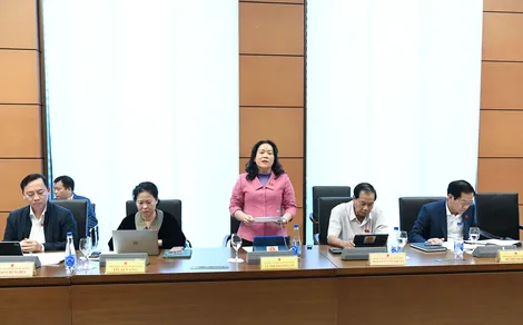Đại biểu Quốc hội TP Cần Thơ góp ý dự thảo Văn kiện trình Đại hội đại biểu toàn quốc lần thứ XIV của Đảng