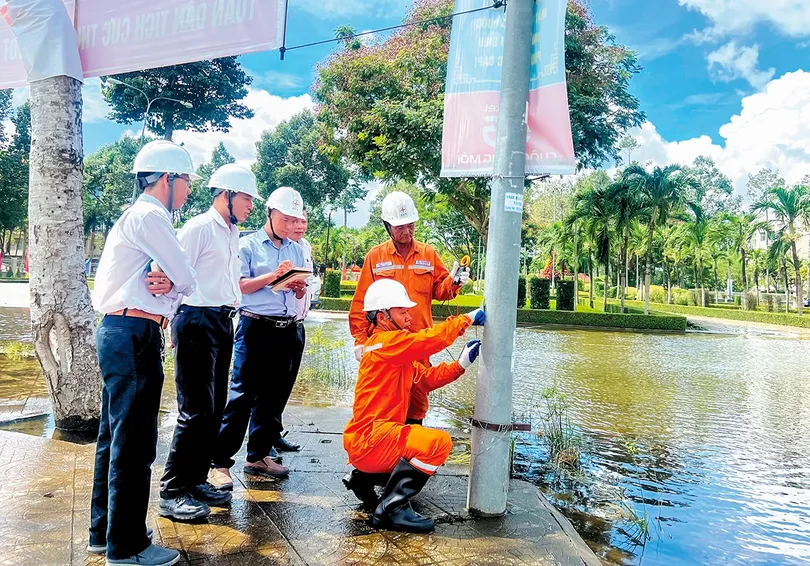 Triển khai nhiều biện pháp đảm bảo an toàn điện mùa mưa bão, triều cường