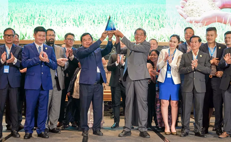 Gạo Ông Cua ST25 tiếp tục được vinh danh “Gạo ngon nhất thế giới” năm 2025