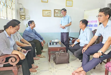 Bí thư phường Phú Lợi tiếp công dân tại nhà công dân
