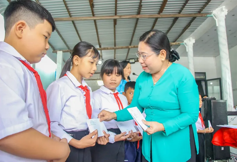 Tiếp tục vận động nhân dân đoàn kết, ứng dụng tiến bộ khoa học kỹ thuật vào sản xuất