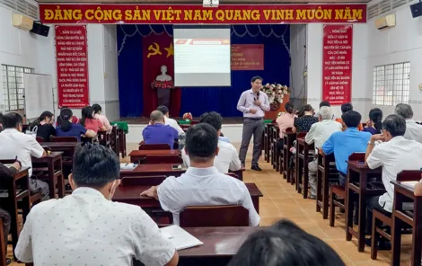 Bồi dưỡng nghiệp vụ công tác đảng cho bí thư chi bộ và cấp ủy viên cơ sở