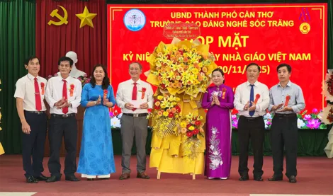 Trường Cao đẳng Nghề Sóc Trăng họp mặt kỷ niệm Ngày Nhà giáo Việt Nam