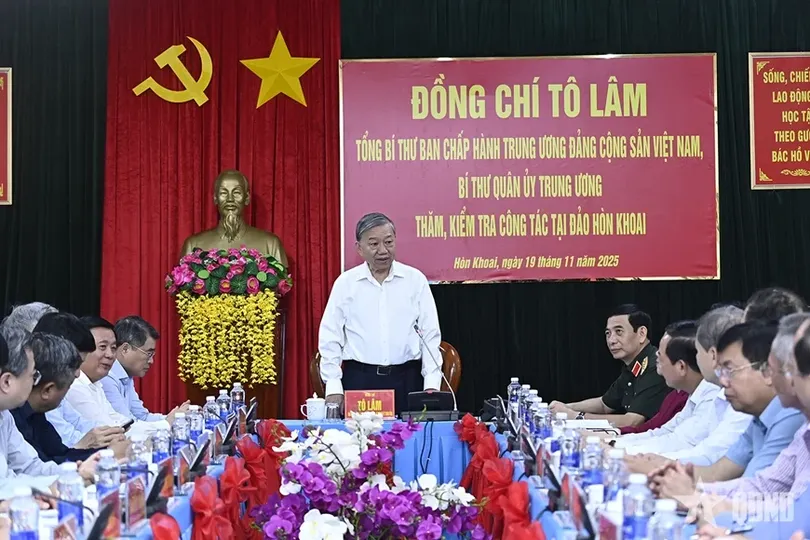 Tổng Bí thư Tô Lâm: Hãy dựng cảng nhanh hơn sóng, bắc cầu vững hơn đá, mở lối ra khơi bằng ý chí thép của người Việt Nam