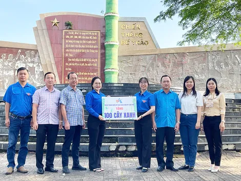 Mỗi cơ sở Đoàn thực hiện ít nhất 1 công trình, phần việc chào mừng Đại hội Đoàn các cấp