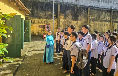 Gần 100 học sinh Trường THPT Phan Ngọc Hiển tham gia Chương trình “Khám phá di sản”