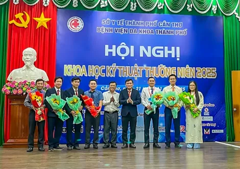 Bệnh viện Đa khoa TP Cần Thơ chú trọng nghiên cứu khoa học, nâng cao chất lượng điều trị